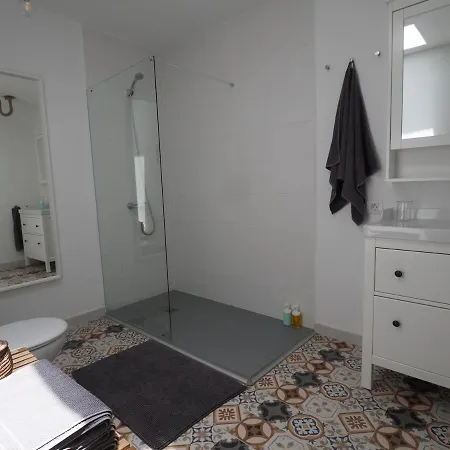 بيت للعطل Max House