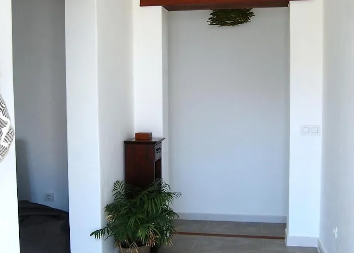 Max House *
