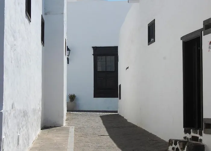 Max House