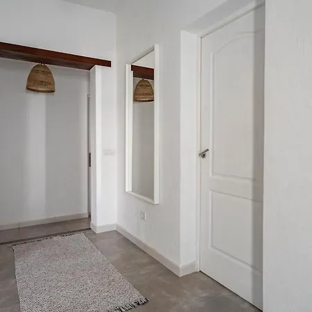 Tatil Evi Max House Teguise (Lanzarote)